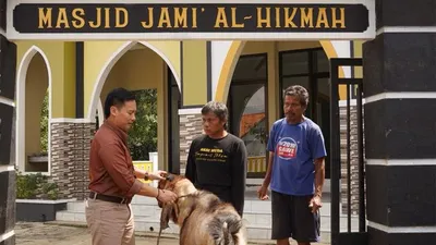 PNM Serahkan Bantuan Hewan Qurban di Purwokerto