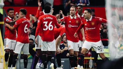 MU sukses raih kemenangan perdana usai bekuk Liverpool dengan skor 2-1.