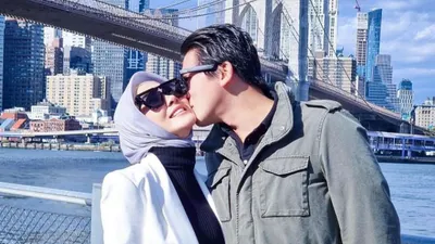 Syahrini dan Reino Barack tetap teguh disamping isu perceraian