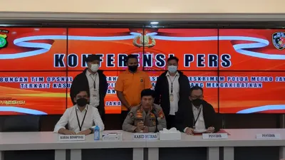 Pelaku FM saat diamankan Polda Metro Jaya. 