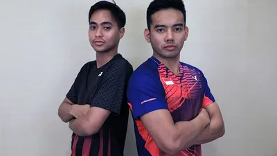 Rahmat Hidayat (kiri) Pramudya Kusumawardana (kanan) akan menjalani laga debut.