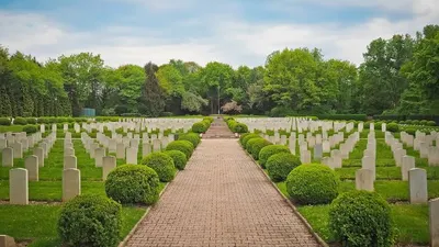 Ilustrasi Makam