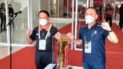 Menpora Zainudin Amali bersama Ketua PSSI Moch Iriawan saat gelaran Piala Menpora di Stadion Manahna Solo, beberapa waktu lalu.
