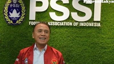 Ketua PSSI Iwan Bule kena sentil hacker Bjorka.