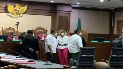 Nia Ramadhani jalani sidang kasus narkoba bersama sang suami, Ardi Bakrie, dan sopir pribadi Zen Vivanto di Pengadilan Negeri Jakarta Pusat, Kamis (16/1/2021). 