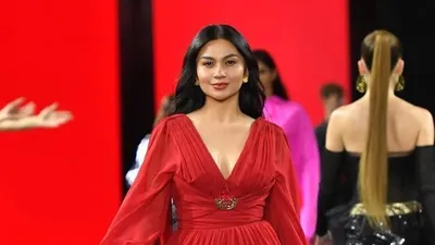 Sita Perhatian Public, Ariel Tatum Tampil Elegan Saat di Paris Fashion Week/ Twitter/@epiphanyongaku  / 