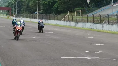Pacu Adrenalin Ala Komunitas Yamaha bLU cRU School & Riding Experience di Sirkuit Sentul