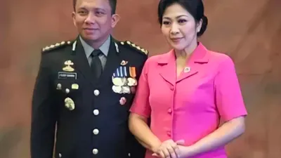 Momen Ibu Brigadir J Menangis di Depan Ferdy Sambo dan Putri Candrawathi