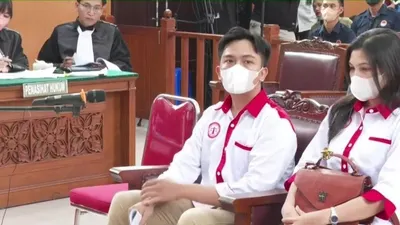 Mohon-mohon Minta Lihat Jenazah Kakaknya, Adik Brigadir J Justru Dengar Cibiran Polisi: Udah Belum Sih!