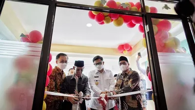 Pembukaan Kantor Fungsional Pelayanan Haji dan Umrah Terpadu (PLHUT) bank bjb syariah di Kemenag Kabupaten Pandeglang. (Ayobandung.com/Kavin Faza)