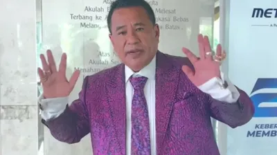 Hotman Paris sebut akan lapor Prabowo soal oknum DPRD Palembang pemukul wanita di SPBU.
