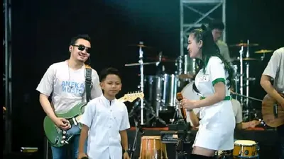 Farel Prayoga dan Yeni Inka saat menyanyikan &quot;Joko Tingkir Ngombe Dawet&quot;.