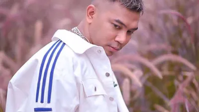 Penyanyi Fabio Asher.