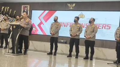  konpres polri terkait dugaan kasus narkoba Irjen Teddy Minahasa 