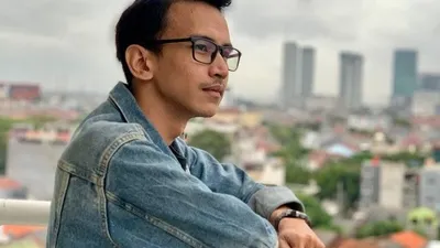 Adam Deni pegiat media sosial