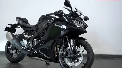 Kawasaki Ninja ZX-25R 2023 motor sport 4 silinder termurah.
