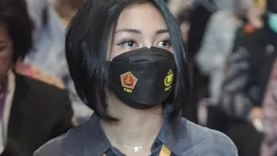AKP Rita Yuliana digosipkan memiliki suami sah bernama Komang Yogi Arya Wiguna yang juga seorang polisi.
