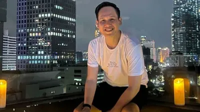Artis inisial R yang belakangan menjadi sorotan dibongkar sosoknya oleh Boy San secara blak-blakan.