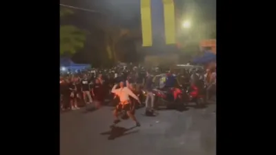 Beredar Video Suporter Arema Lempar Batu ke Bus Persebaya, Ini Tanggapan Warganet!