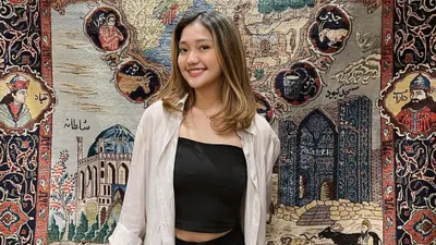Chika Chandrika angkat bicara soal tudingan jadi penyebab pengeroyokan Putra Siregar dan Rico Valentino.