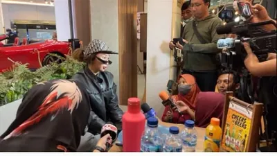 Presscon Danies di Youtube Pribadinya, Sumber : Youtube Denise Chariesta