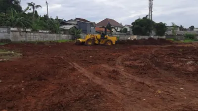 Pengurukan lahan TPU Bambu Apus, Cipayung, Jaktim/dok: beritajakarta.id