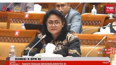 Anggota Komisi X DPR RI Anita Jacoba Gah mengkritik Nadiem Makarim, sebut tak layar mendapatkan tepuk tangan.