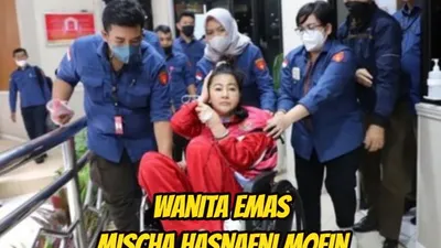 Tersangka korupsi PT Waskita Beton Precast, Hasnaeni menangis histeris saat dijemput paksa.