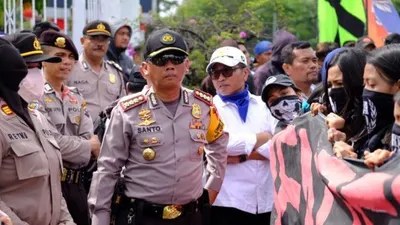 Ibu Brigadir J Mengaku Nomornya Diblokir Nomer hingga Digruduk Rumahnya, Begini Pembelaan Kombes Susanto