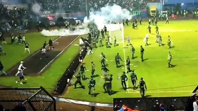 Ricuh akhir pertandingan Arema vs Persebaya.