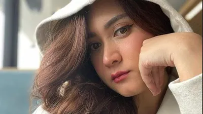 Berita Kebaya Merah Trending di Twitter, Nafa Urbach Kesal, Ini Alasannya!