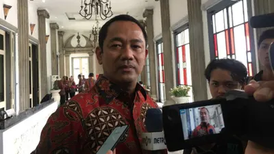 Wali Kota Semarang Hendrar Prihadi memangku jabatan sebagai Ketua Lembaga Kebijakan Pengadaan Barang/Jasa Pemerintah (LKPP).