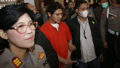 Rizky Billar resmi dijadikan tersangka dan ditahan