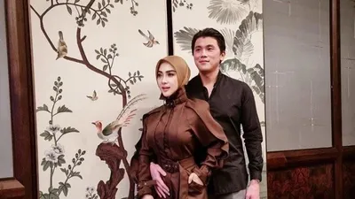 Teka-Teki Hubungan Syahrini dan Reino Barack, Denny Darko Ungkap Ramalannya: Perceraian hingga Kehamilan!