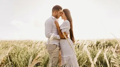 Ramalan Cinta Zodiak Minggu 21 Agustus 2022: Cancer Doakan Pasangan, Aquarius Giliranmu Memberi!