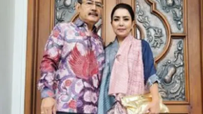 Mayang sari  dan suaminya Bambang Trihatmodjo