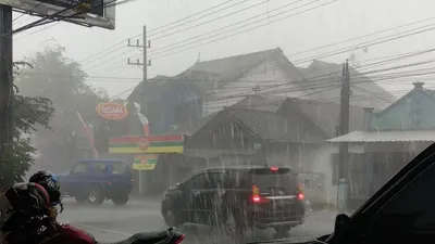 Foto ilustrasi hujan lebat.
