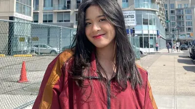 Usai video viral kepergok isap vape, Zee JKT48 berikan permohonan maaf kepada fans.