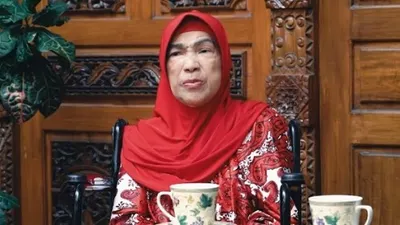 Dorce Gamalama dimakamkan sebagai perempuan