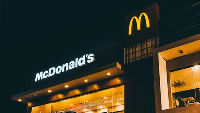 Viral McDonald&rsquo;s China Ganti Kursi Jadi Sepeda Statis, Cara Tepat Makan Lemak Langsung Buang Kalori?