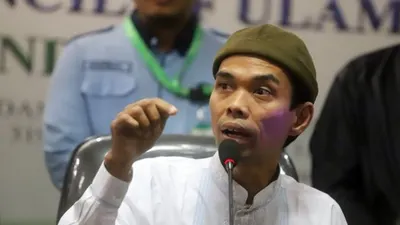 Ustaz Abdul Somad memberikan keterangan pers di Kantor MUI, Jakarta, Rabu (21/8). [Suara.com/Arya Manggala]