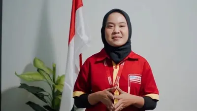  Amelia karyawati Alfamart yang viral gara-gara kasus pencurian coklat dan intimidasi.