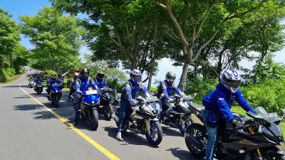 Eksplorasi Keindahan Lombok Dengan All New R15 Connected Dalam Keseruan Event bLU cRU Indonesia. (dok. Yamaha)