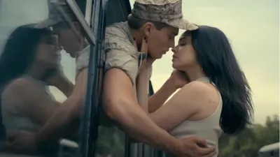 Link Download Film Purple Hearts Full Movie yang Tayang di Netflix, Kisah Pernikahan Kontrak Cassie dan Luke