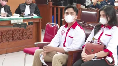 Adik Brigadir J Menangis di Persidangan, Ngaku Sempat Dilarang Polisi Lihat Jenazah Sang Kakak