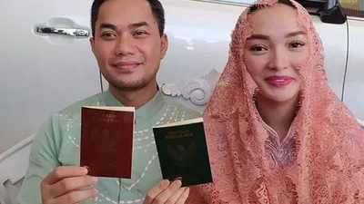 Zaskia Gotik dan Sirajuddin Mahmud resmi menikah. [Instagram @agustinusbudiyono]