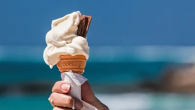 Tren es krim cone geprek McDonalds mencuri perhatian warganet/ilustrasi
