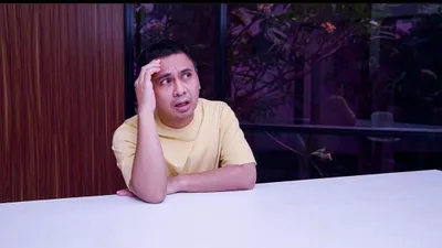 Raditya Dika Ikut Tanggapi Soal Resesi 2023, Berikan Tips Untuk Lakukan Hal ini