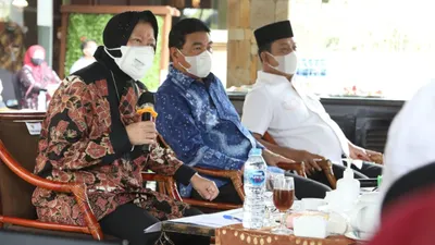 Menteri Sosial, Tri Rismaharini