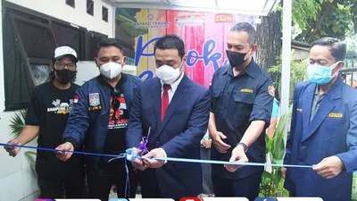 Wagub DKI Jakarta, Ariza bersama Walkot Jaksel, Isnawa Adji meresmikan Tawira Mart dan Kedai Tawira Karang Taruna Manggarai, Tebet/dok: Instagram @kominfotikjs